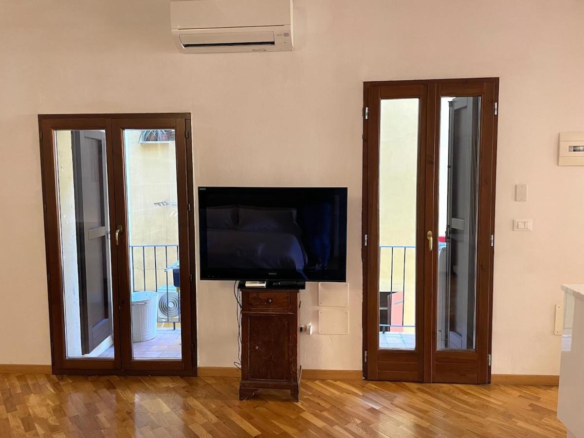 Loft Del Pratello Appartement Bologna Buitenkant foto